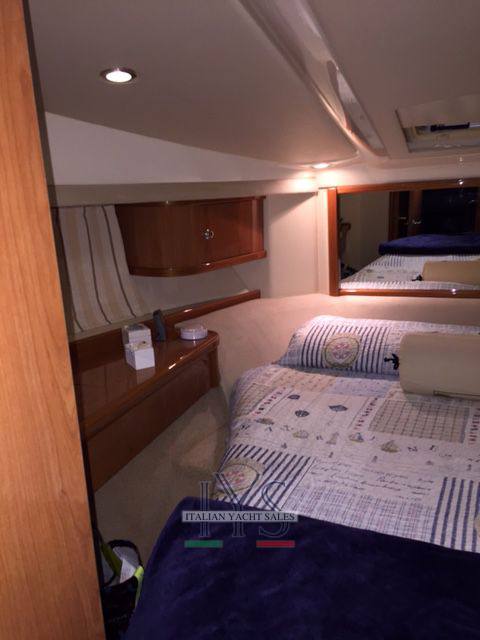 Sealine Fl 37 fly Inside