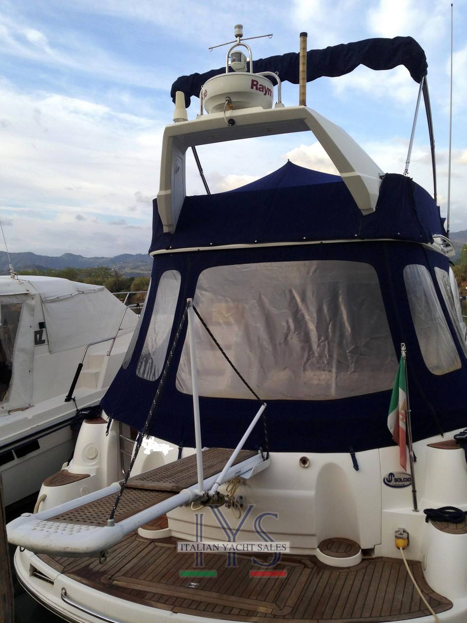 Sealine Fl 37 fly Exterior