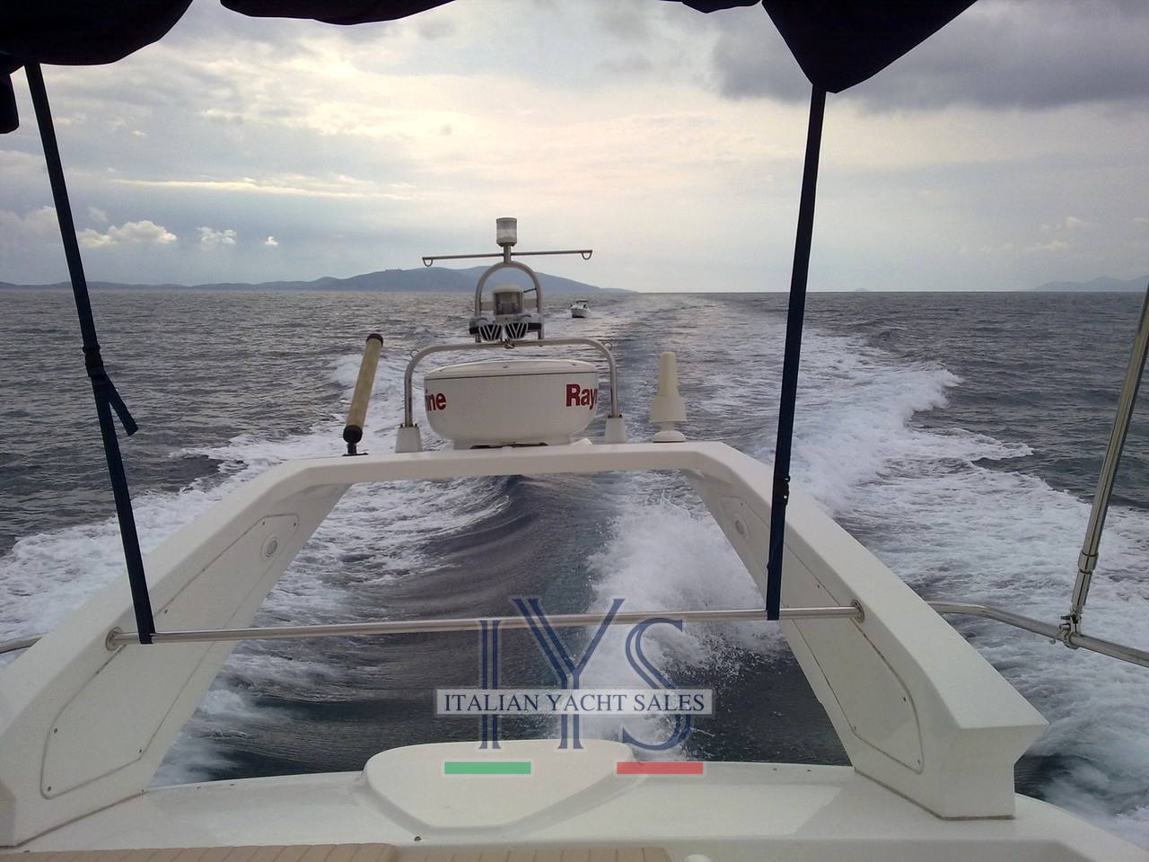 Sealine Fl 37 fly Exterior: detail