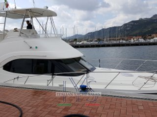 Riviera 38 t- top fly