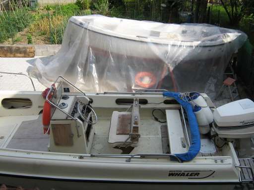 Boston whaler Boston whaler 18 outrage