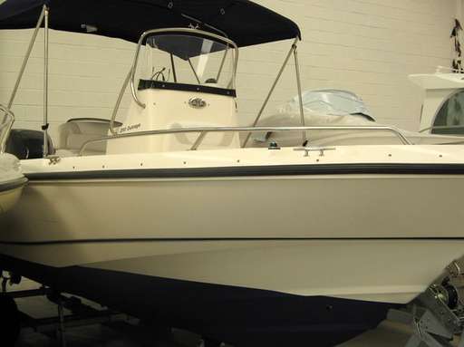 Boston whaler Boston whaler 210 outrage