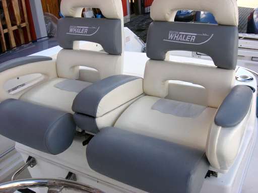 Boston whaler Boston whaler 320 outrage