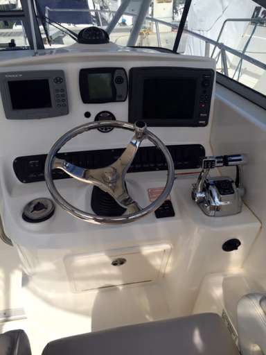 Boston whaler Boston whaler Conquest 305