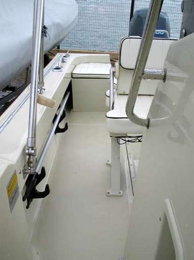 Boston whaler Boston whaler Outrage 17