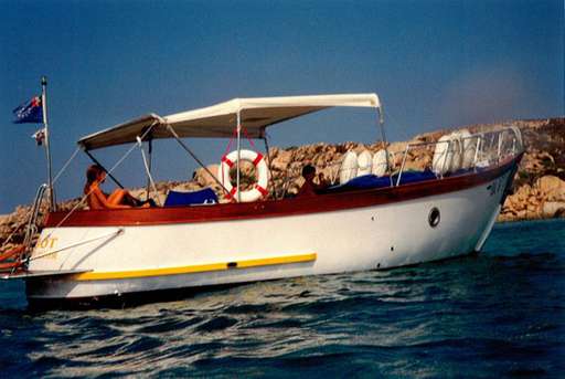 Cantieri di baia Cantieri di baia Gozzo cabinato pascia