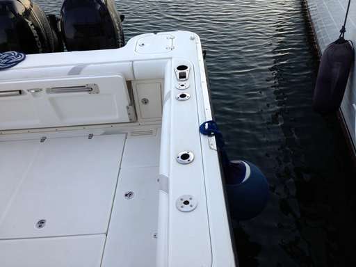 Boston Whaler Boston Whaler B w conquest 305