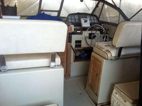 BOSTON BOSTON WHALER Boston 27 Full Cabin