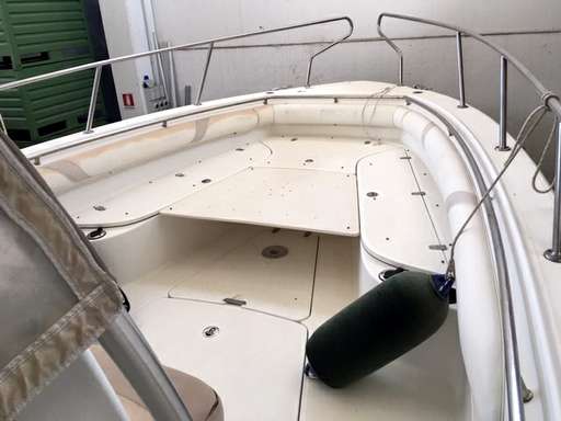 Boston Boston whaler Outrage 32