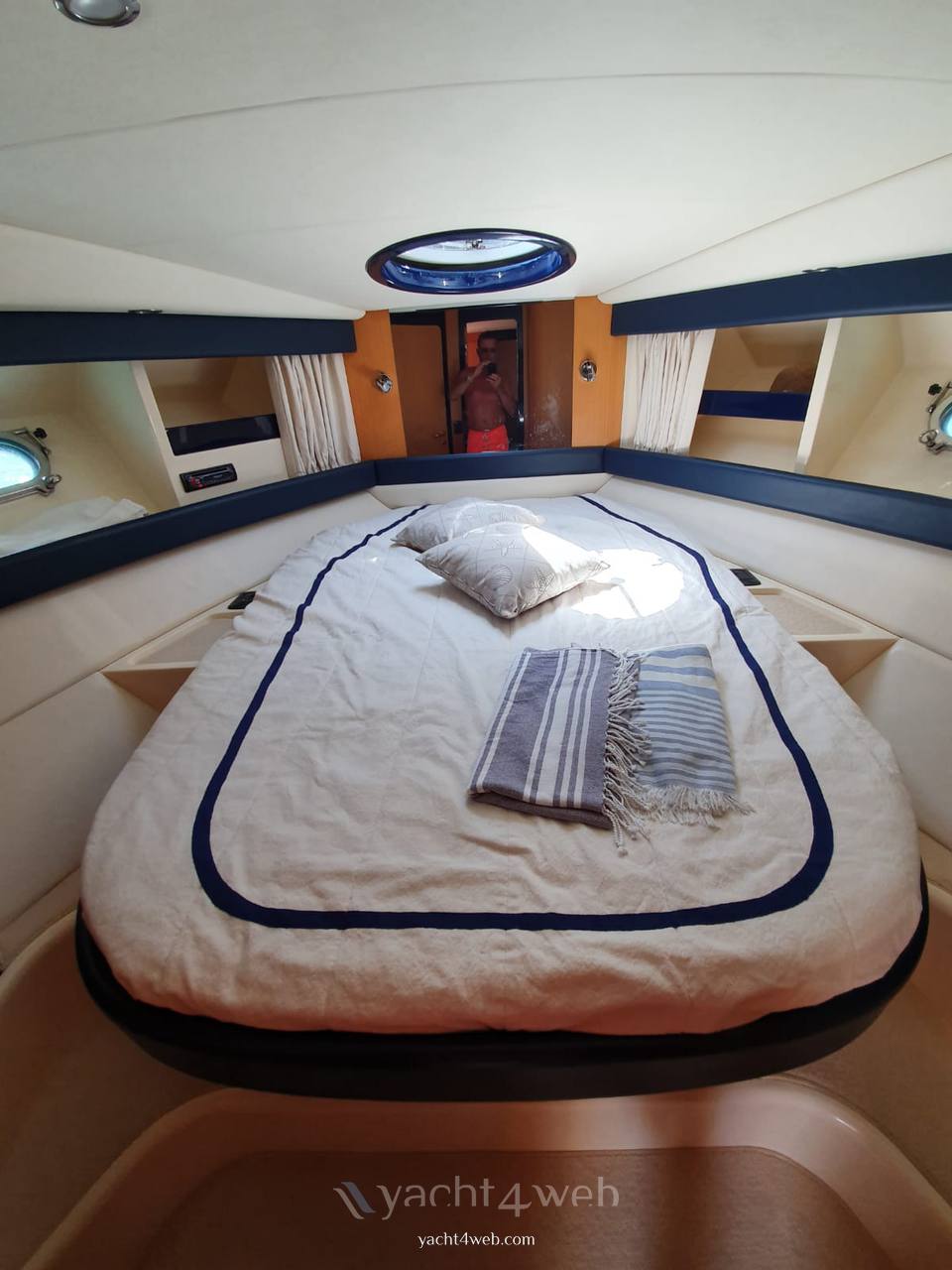 Cantieri di Sarnico 43 spider Inside
