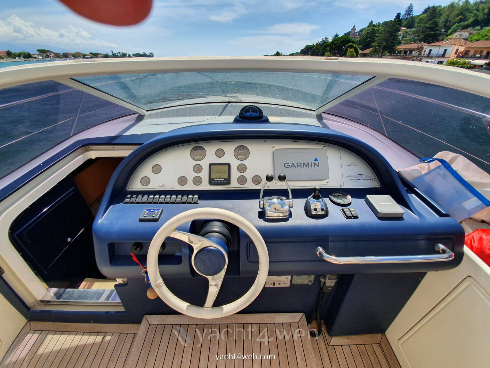 Cantieri di Sarnico 43 spider Instrumentation