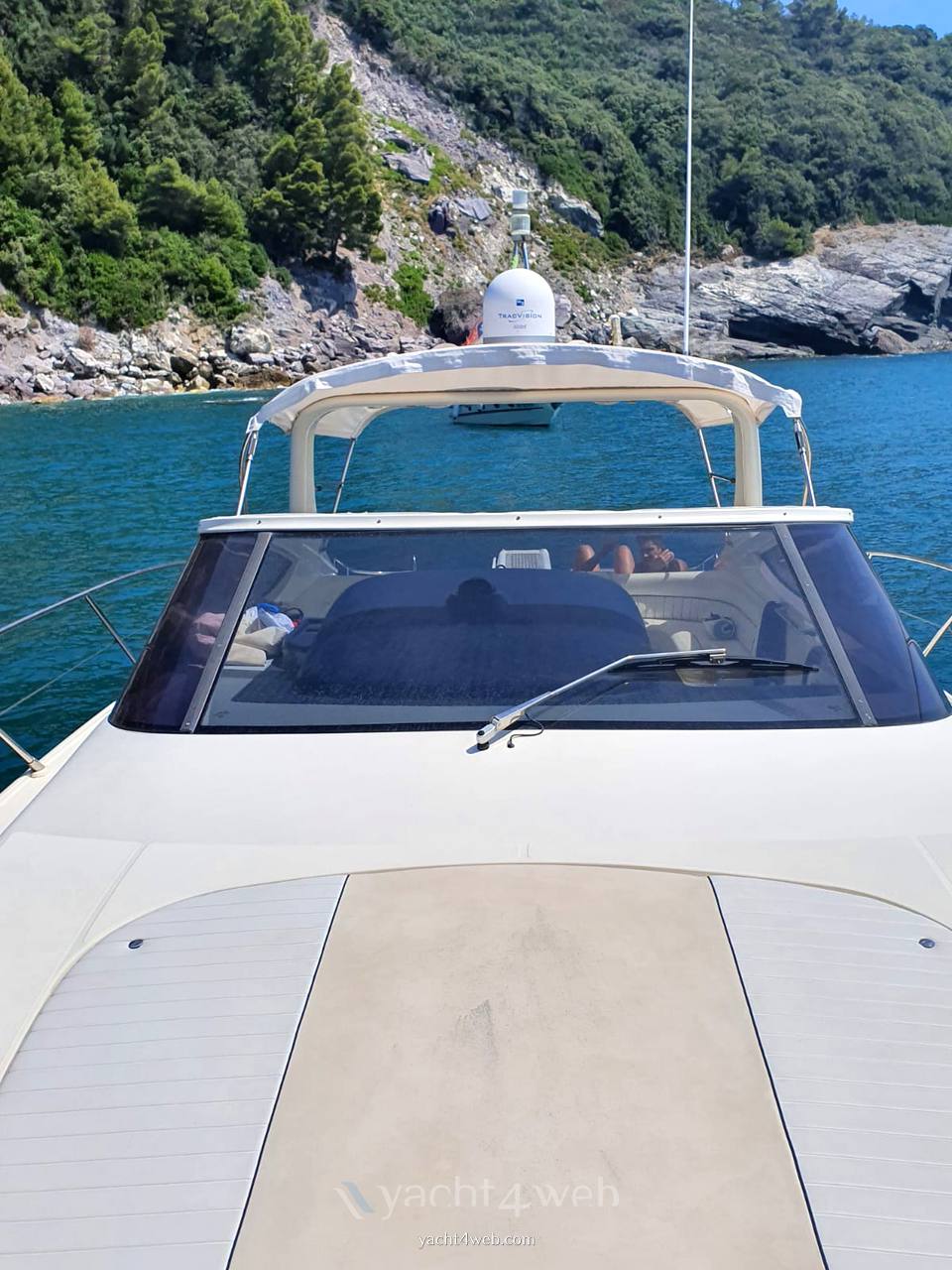 Cantieri di Sarnico 43 spider Exterior: detail