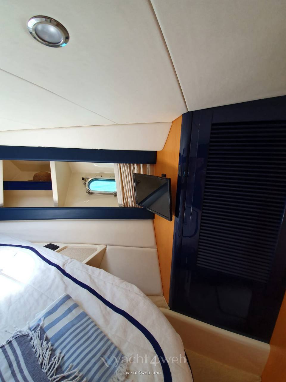 Cantieri di Sarnico 43 spider Inside
