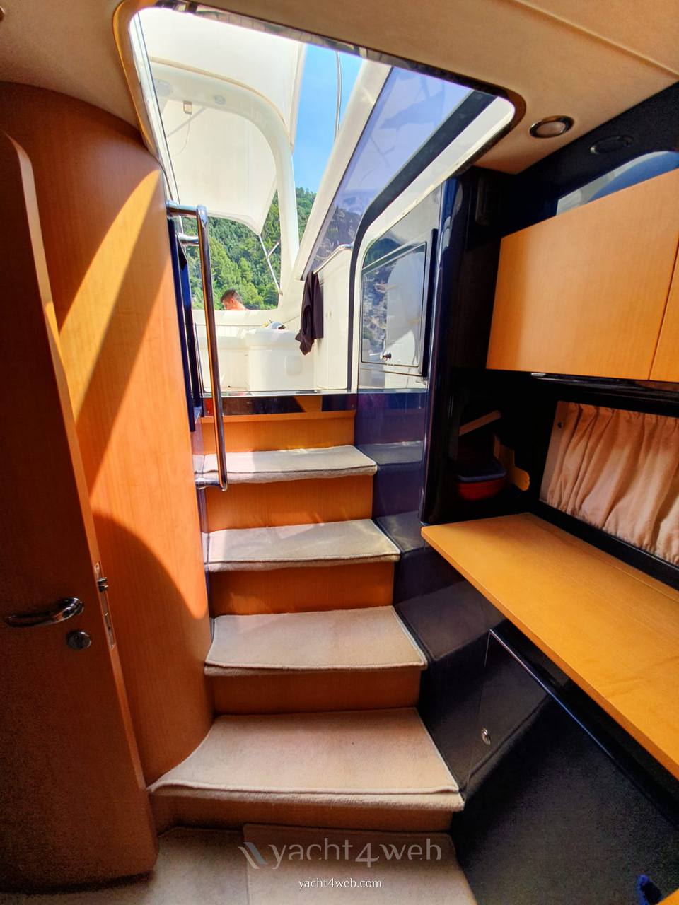 Cantieri di Sarnico 43 spider Inside