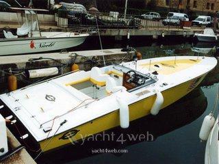 Magnum Marine Magnum 27 USATA