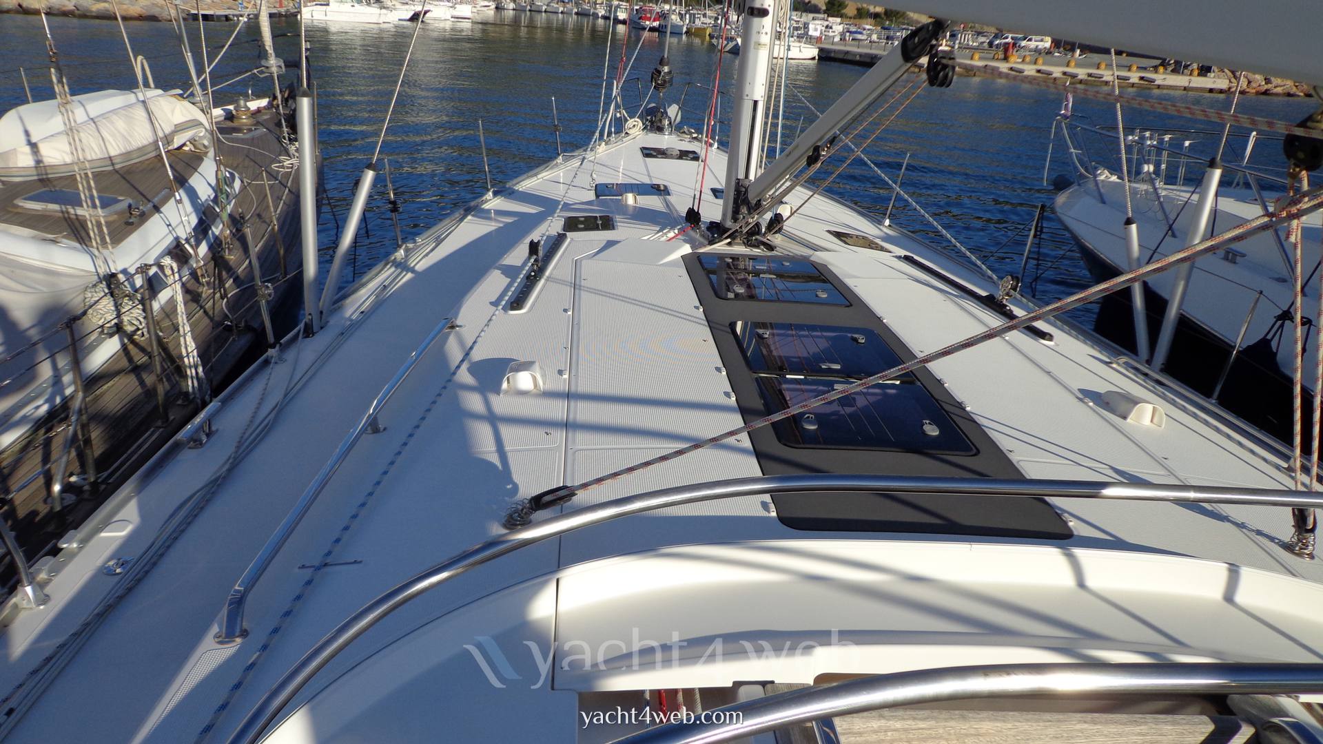 BAVARIA Cruiser 56 Exterior
