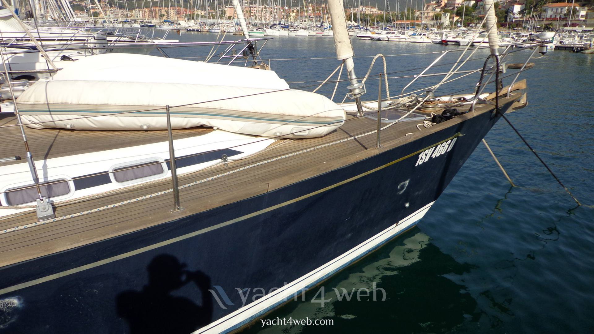 FRANCHINI 53l Exterior: detail