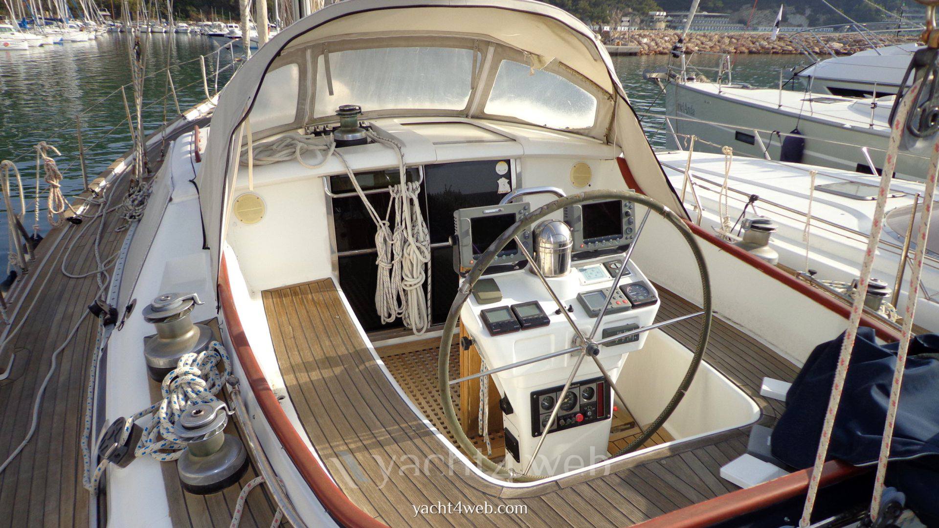 FRANCHINI 53l Exterior: detail