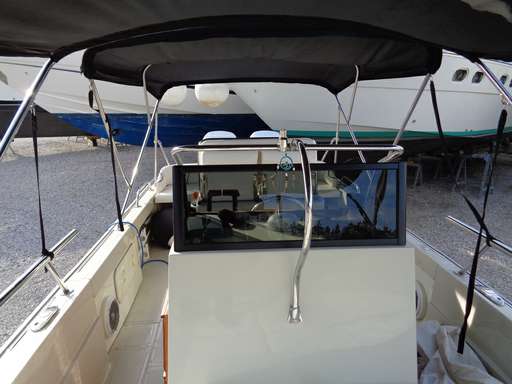 Boston Whaler Boston Whaler 25 outrage