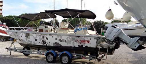 Boston Whaler Boston Whaler 25 outrage