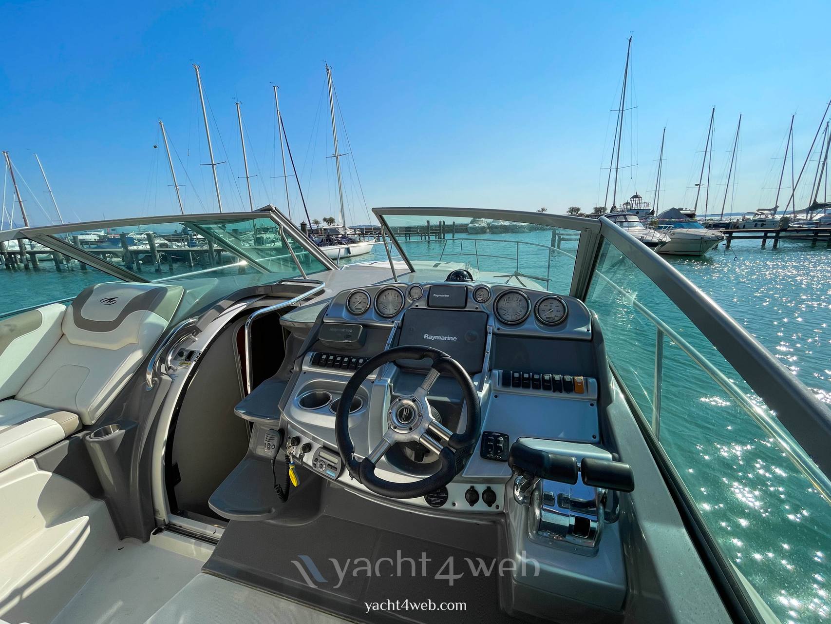 Monterey Boats 355 SY Monterey 355 barco a motor