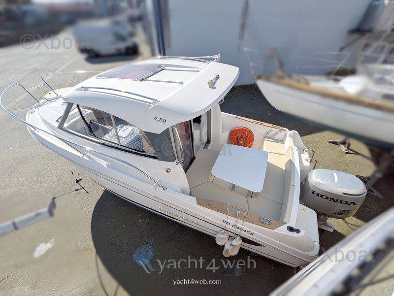 Beneteau Antares 6.80 使用