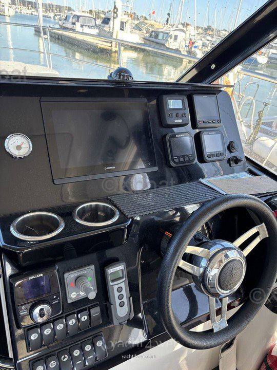 Jeanneau Merry fisher 1095 fly barca a motore