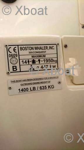 BOSTON WHALER BOSTON WHALER BOSTON WHALER 305 CONQUEST