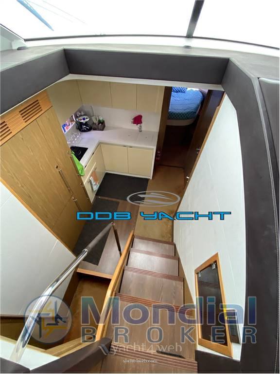 Beneteau Montecarlo 49 granturismo hard top Моторная лодка используется для продажи