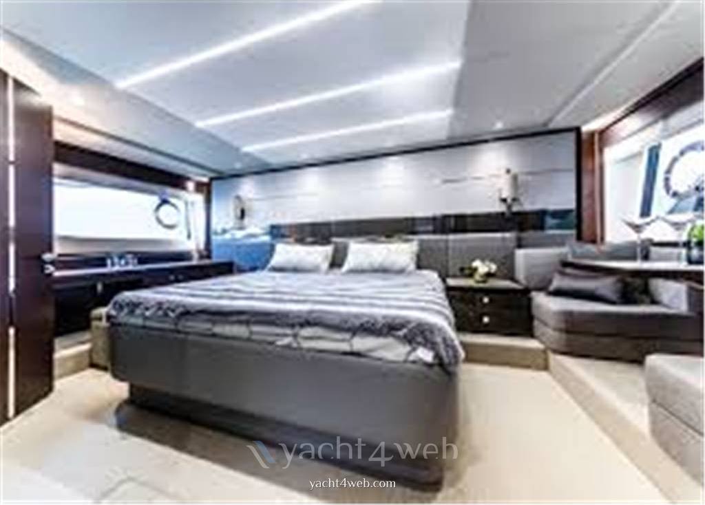 Sunseeker 74 sport yacht Foto