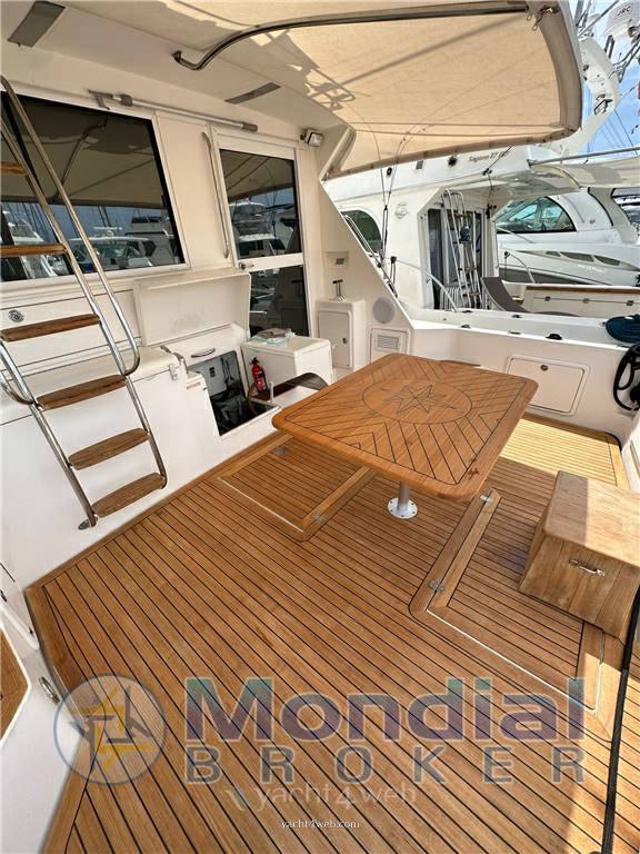 Riviera marine 43 flybridge convertible