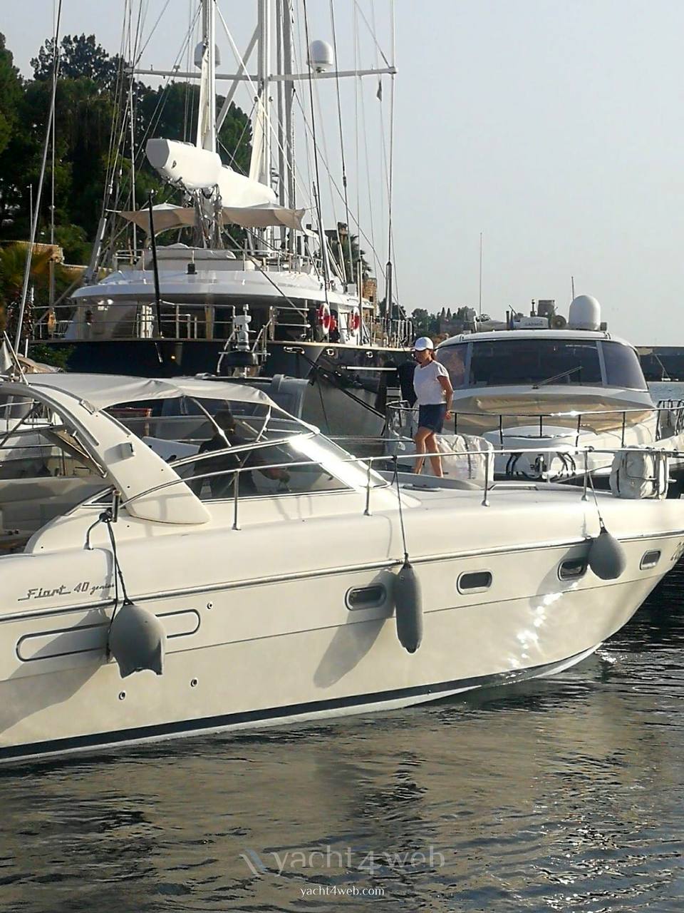 FIART 40 genius Моторная лодка используется для продажи