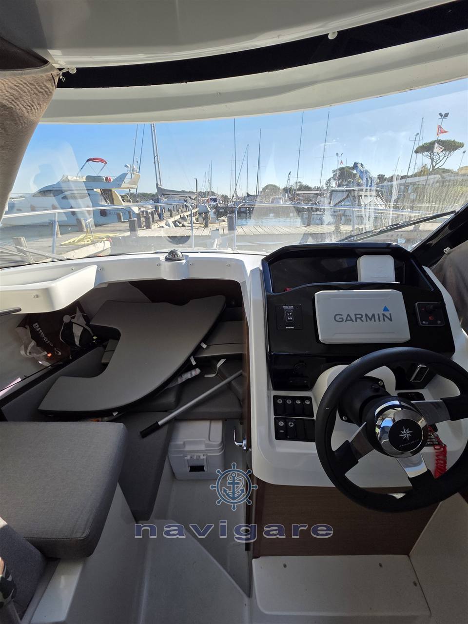 Jeanneau Merry fisher 695 hb Bateau à moteur nouveau en vente