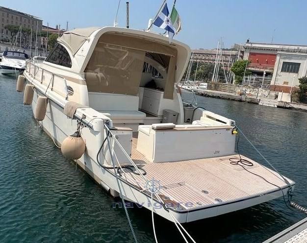 Cayman 38 wa Hummer-Boot