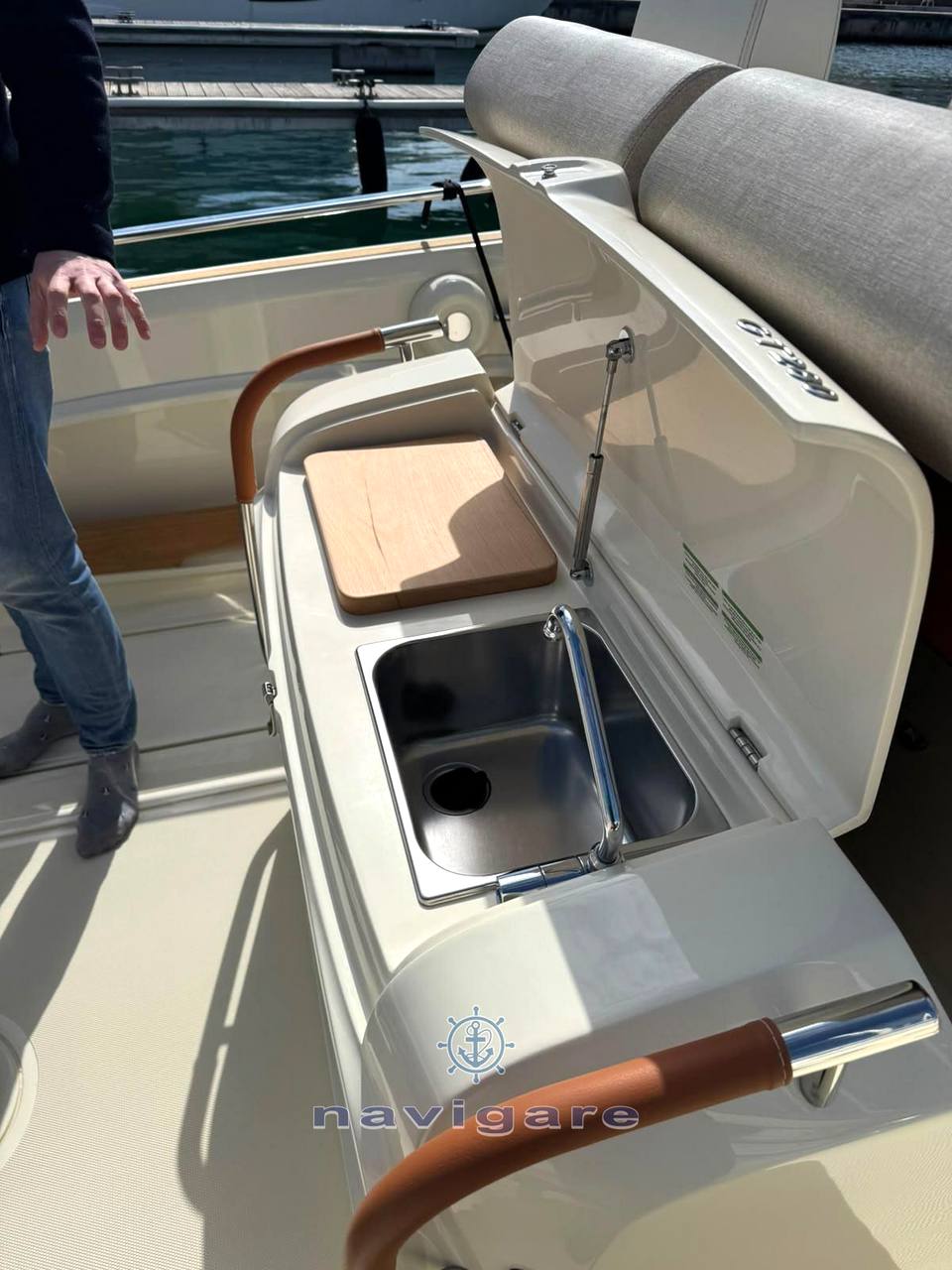 Invictus Gt280 Crucero de día usado