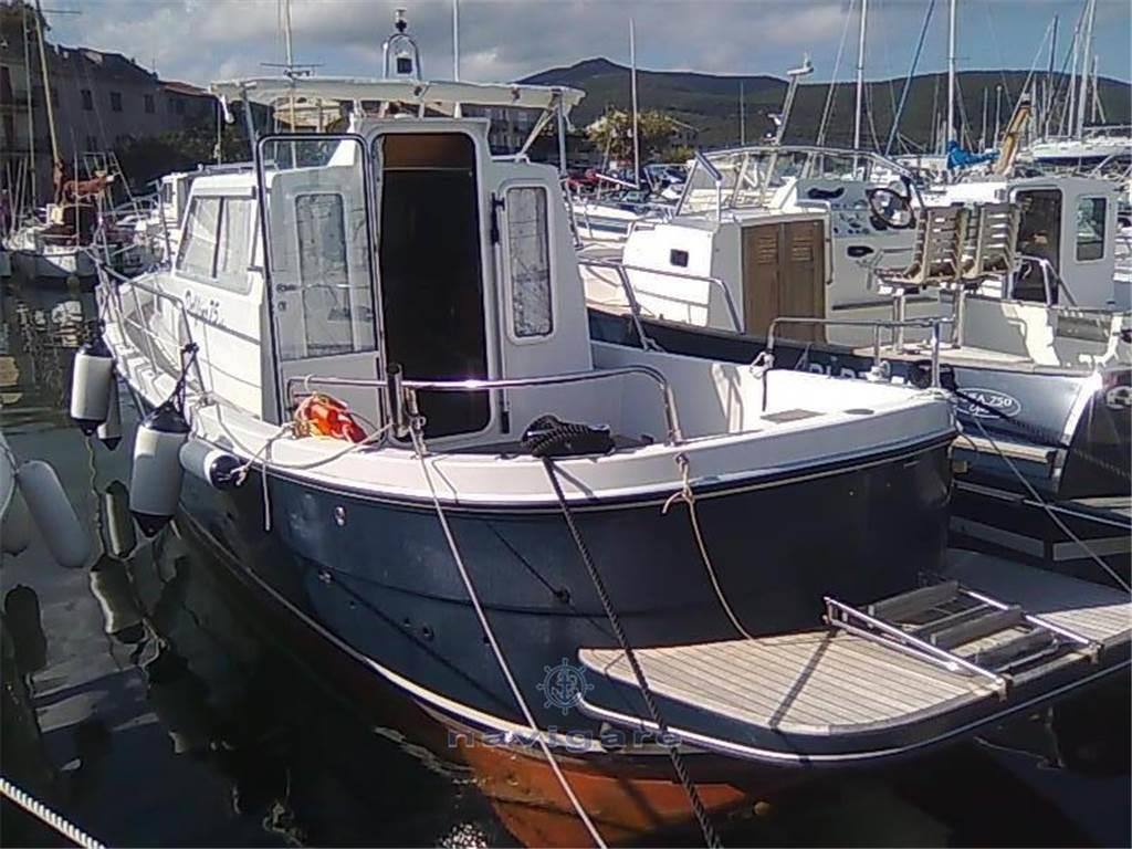 Parente Delfino 7.5 cabin Barco de motor usado para venta
