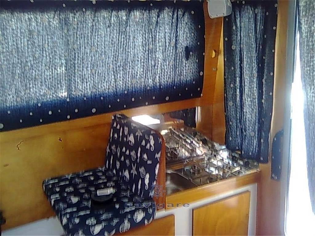 Parente Delfino 7.5 cabin bateau à moteur