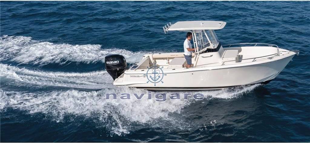 Tuccoli Marine T210 vm bateau à moteur