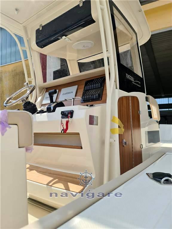 Tuccoli Marine T250 capraia calarossa motor boat