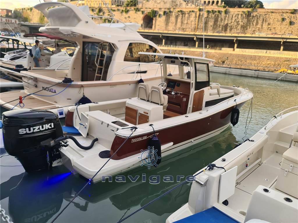 Tuccoli Marine T250 capraia calarossa قارب بمحرك مستعملة للبيع