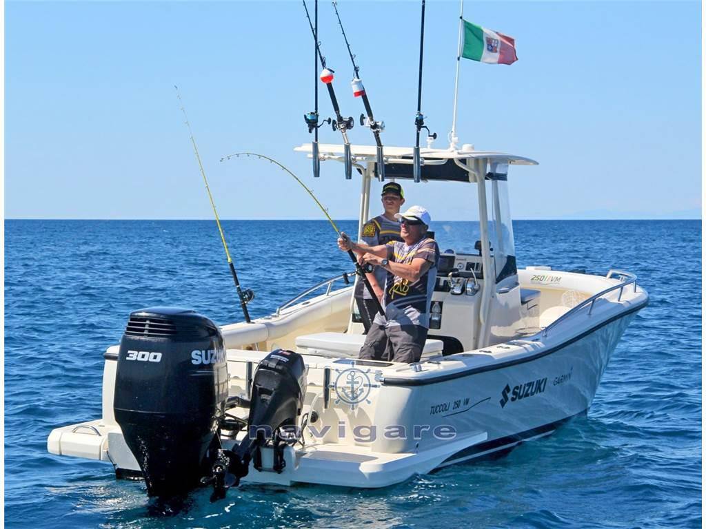 Tuccoli Marine T250 vm Barco de motor Vendo nuevo
