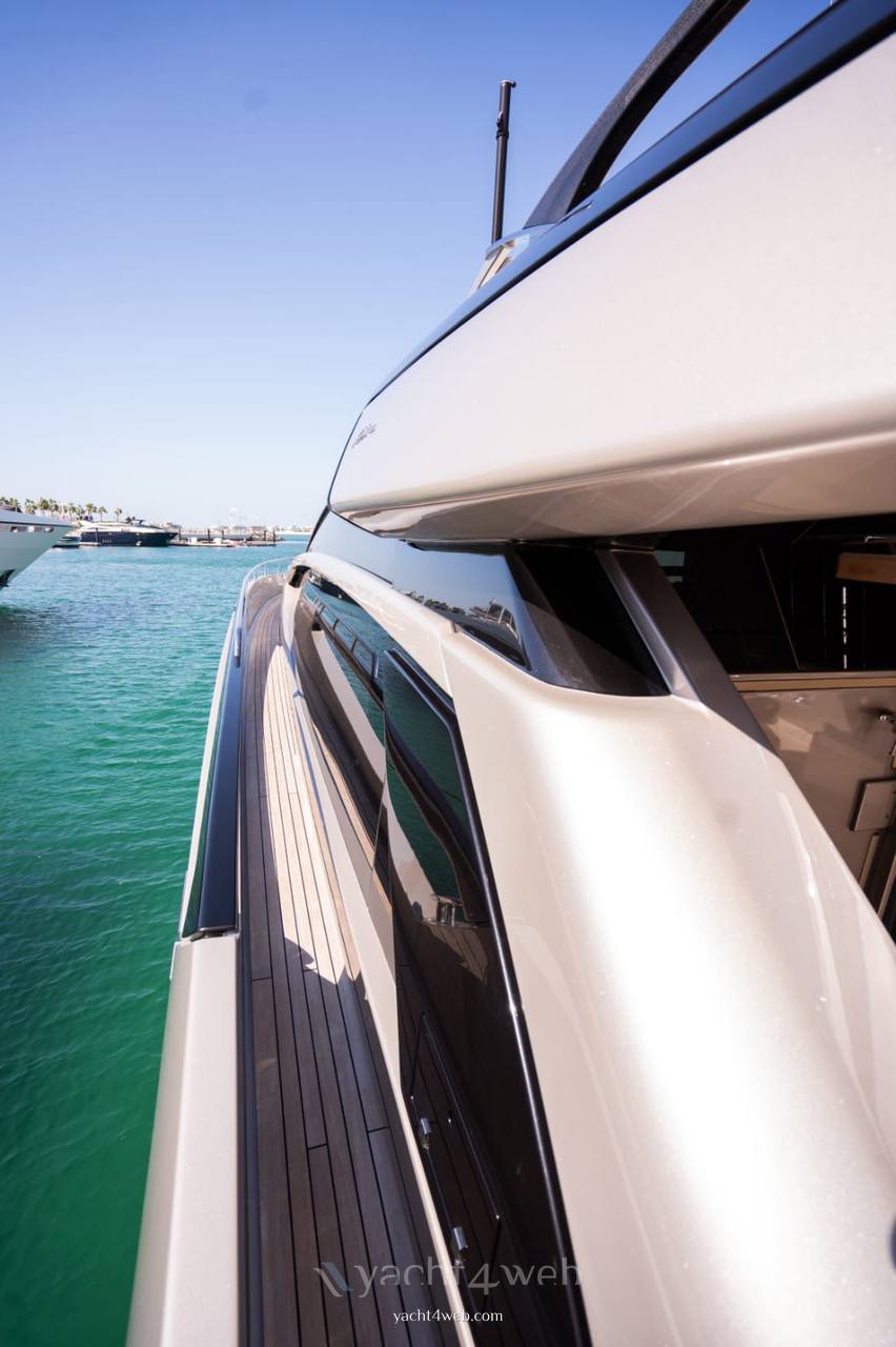 RIVA Perseo super 76 Моторная лодка используется для продажи