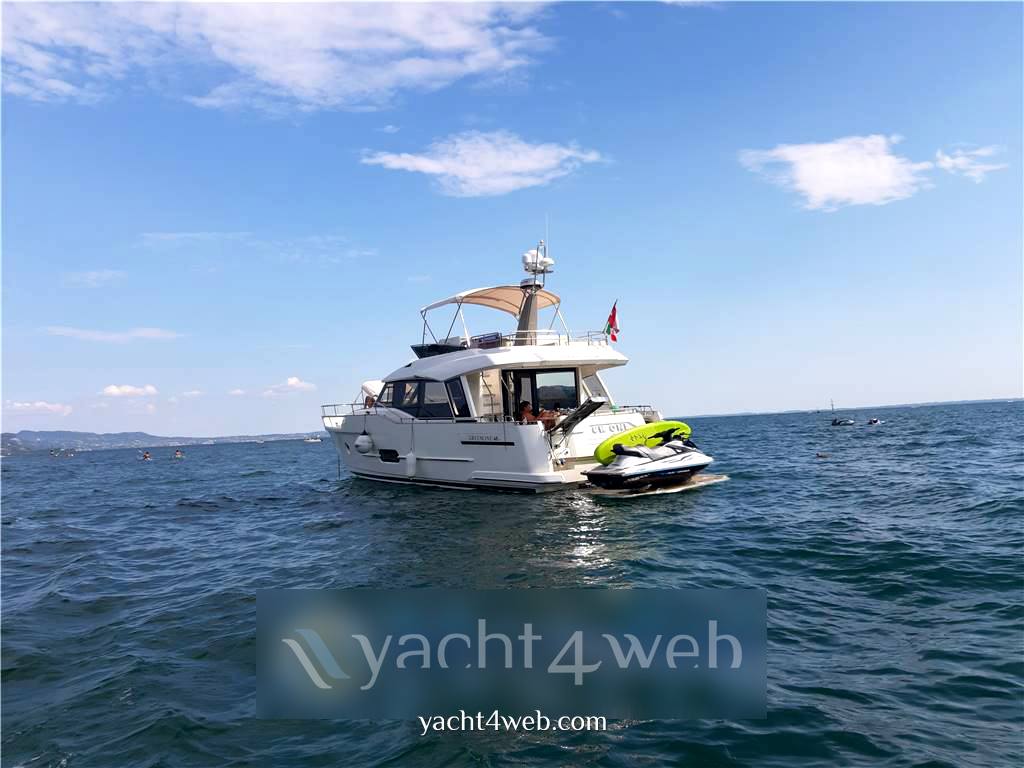 Greenline 48 fly (2019) full optional Моторная лодка используется для продажи
