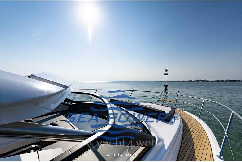 Bavaria Sr 38 open top charter 硬顶