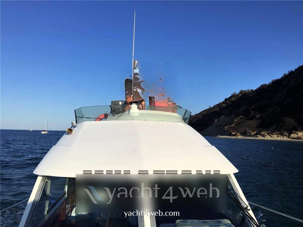 Beneteau Antares 10.80 Barca a motore usata in vendita