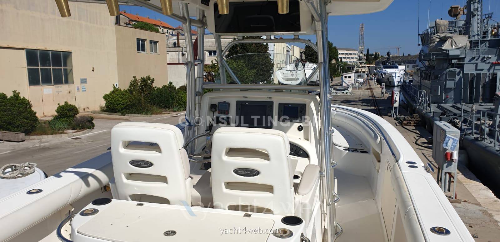 Boston whaler Outrage 320 fotografia
