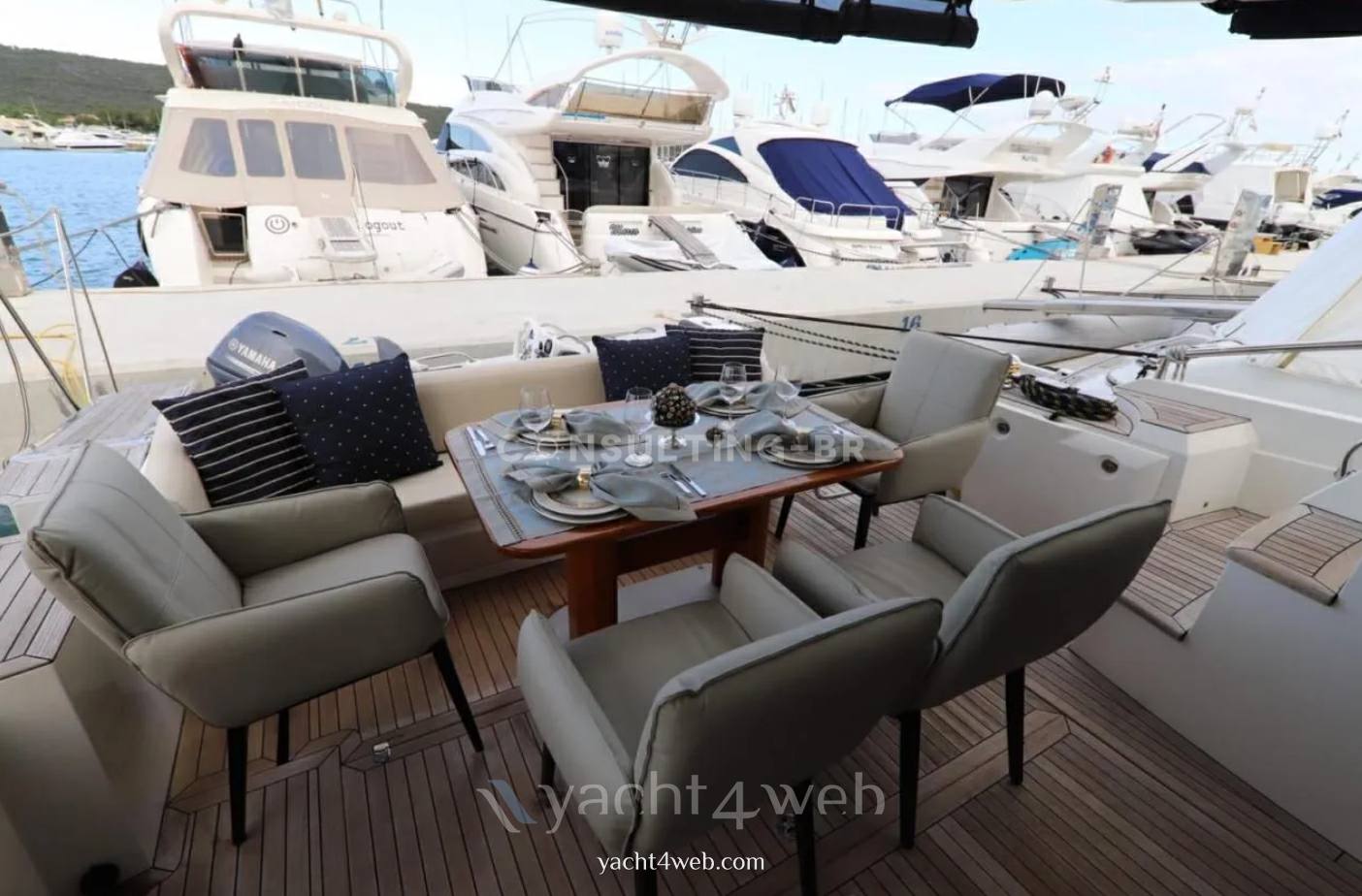 Sealine T60 barco de motor