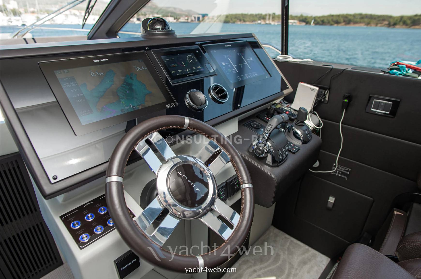 Azimut S7 驾驶桥楼 使用
