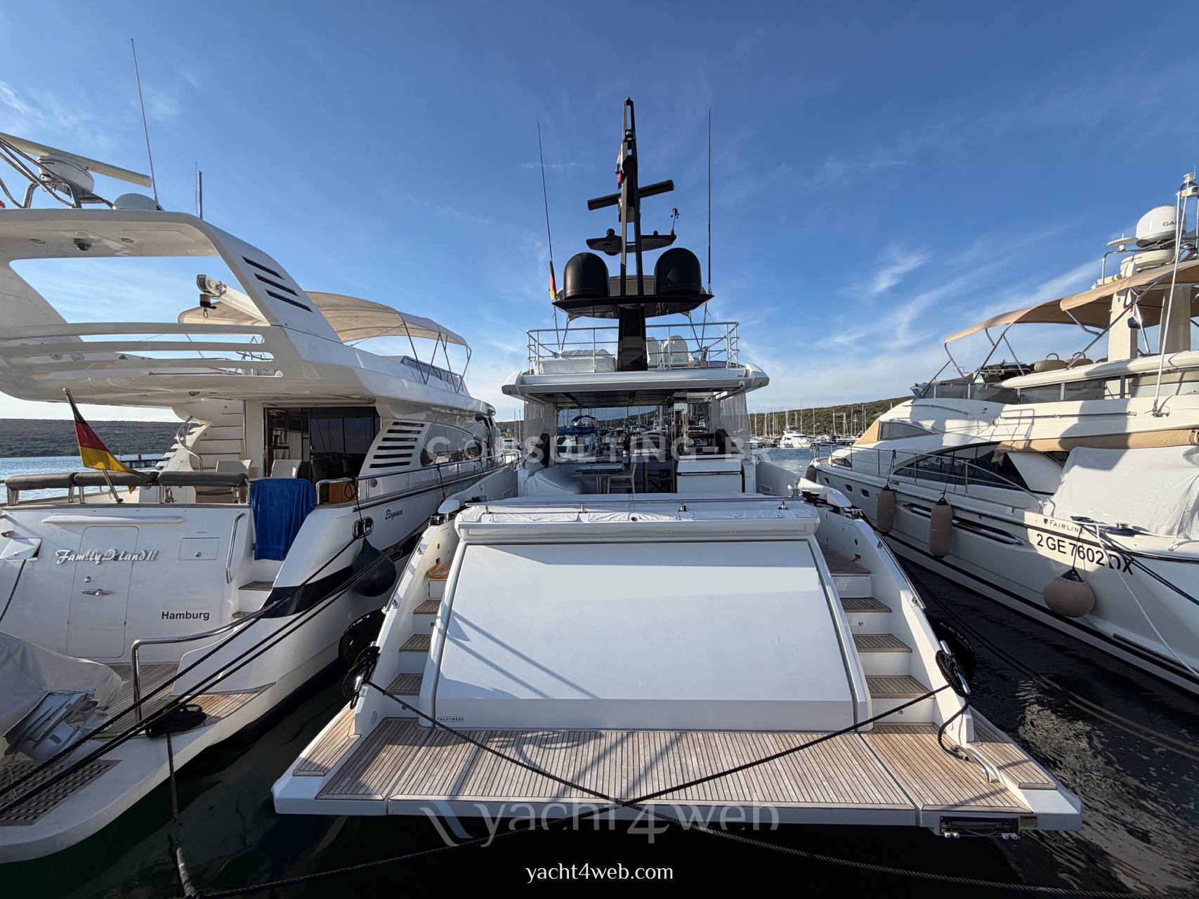 Azimut S7 驾驶桥楼