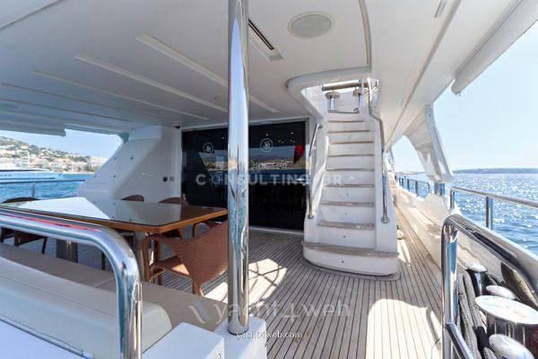Benetti Delfino 93 barca a motore